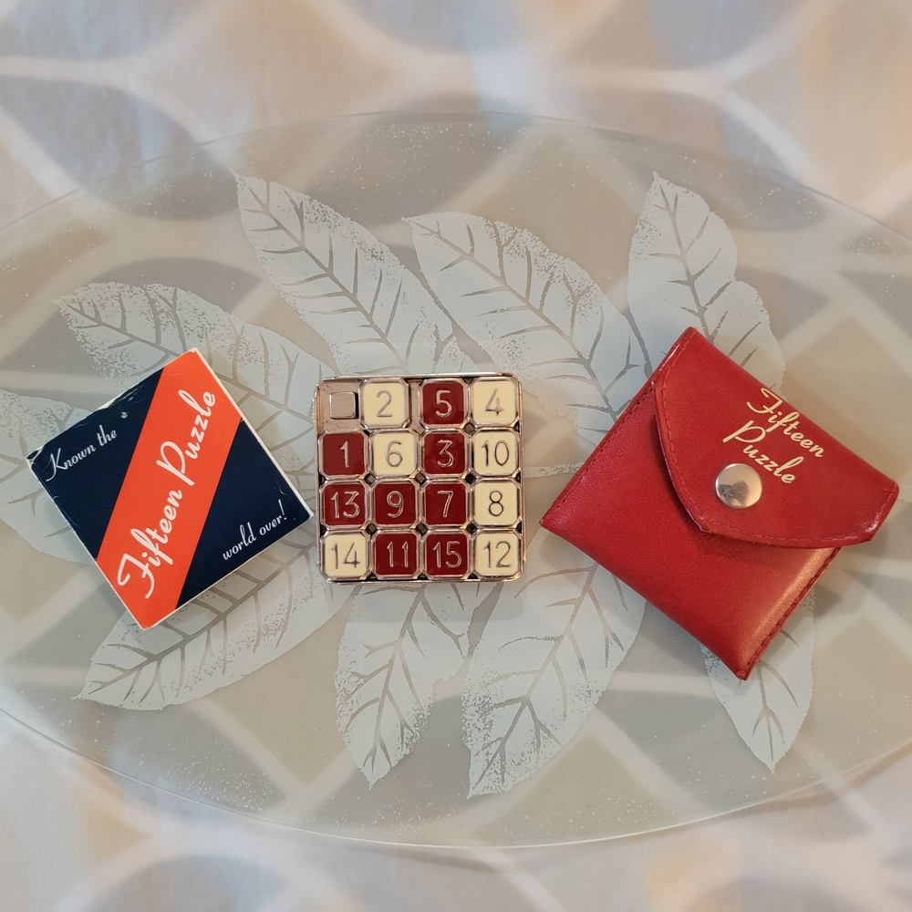 Classic Vintage Fifteen 15 Puzzle Slide Game Metal & Enamel With Red Case